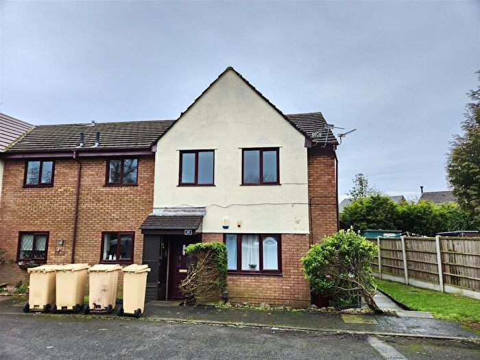 1 Bedroom Flat To Rent In Redstock Close, Westhoughton, Bolton, BL5