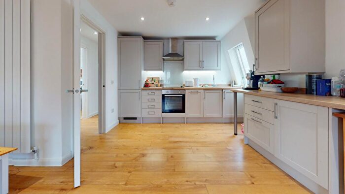 3 Bedroom Flat To Rent In Lansdowne Road, Hove, BN3