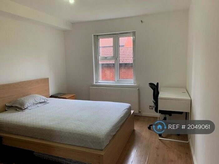 1 Bedroom Flat To Rent In Shepherds Court, Harrow, HA1