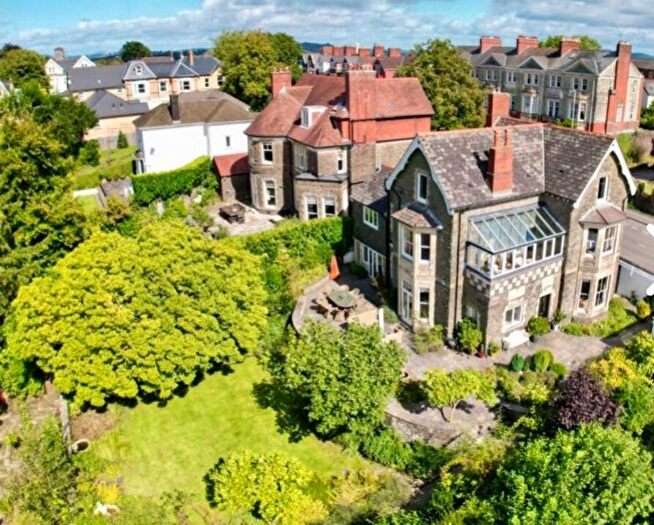 6 Bedroom Terraced House For Sale In Stow Park Avenue, Newport, NP20