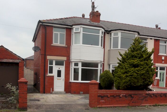 3 Bedroom Semi-Detached House To Rent In Lulworth Avenue, Blackpool, FY3