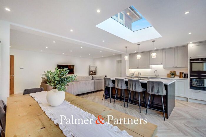 4 Bedroom Detached House For Sale In Brent Avenue, South Woodham Ferrers, Chelmsford, Essex, CM3