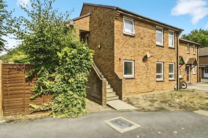 Maisonette To Rent In Pentland Place, Thatcham, RG19