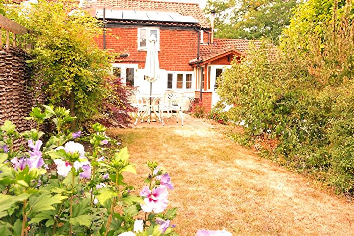 3 Bedroom End Of Terrace House For Sale In The Street, Lyng, Norwich, NR9