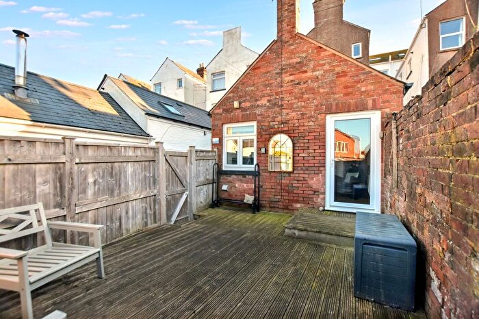 1 Bedroom Flat For Sale In Clinton Square, Exmouth, Devon, EX8