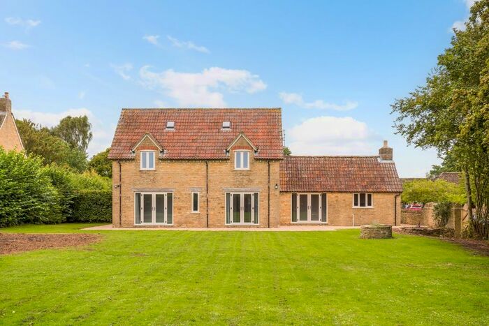 4 Bedroom Detached House To Rent In Rowden Lane, Chippenham, SN15