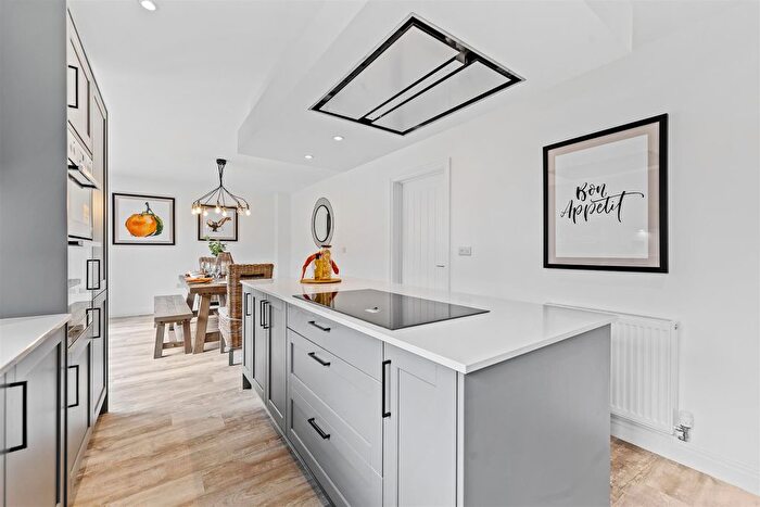 4 Bedroom Detached House For Sale In Jay Lane, Blunham, MK44