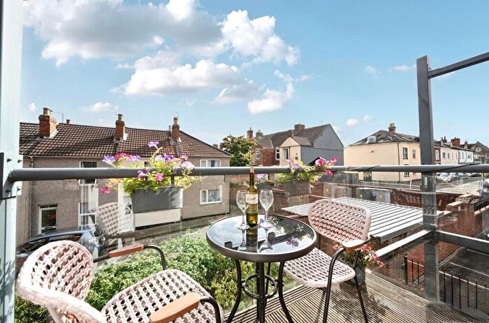 2 Bedroom Apartment For Sale In Victoria Road, Old Town, Swindon, SN1