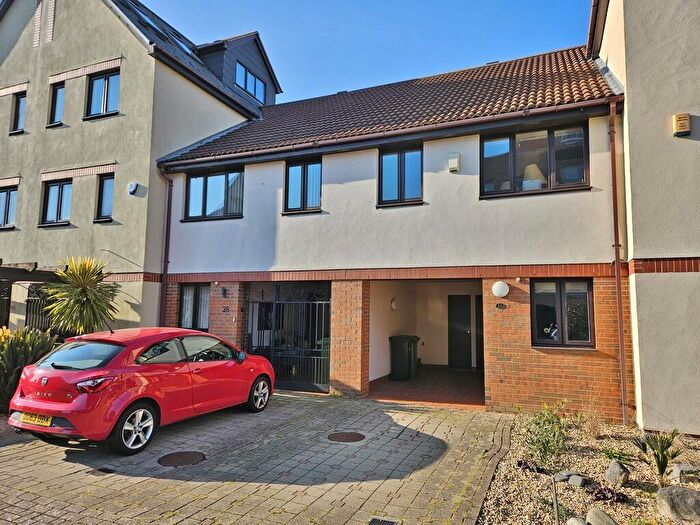 3 Bedroom Terraced House For Sale In Coverack Way, Port Solent, PO6