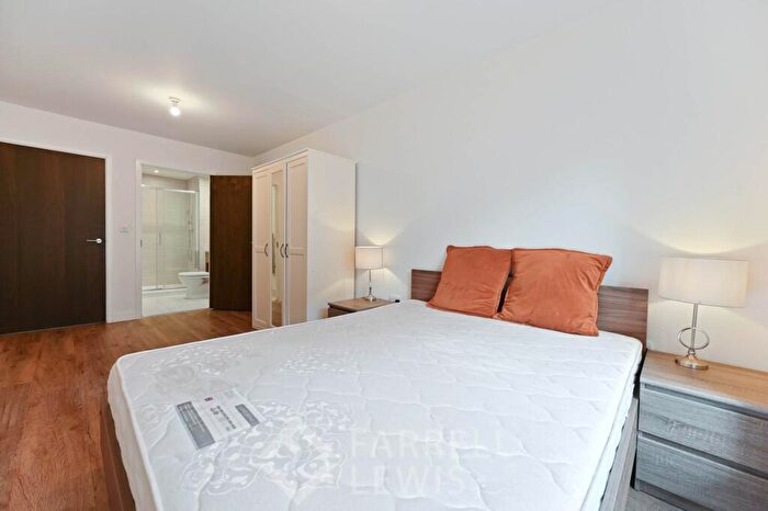 2 Bedroom Flat To Rent In Boulevard Drive, Colindale, NW9