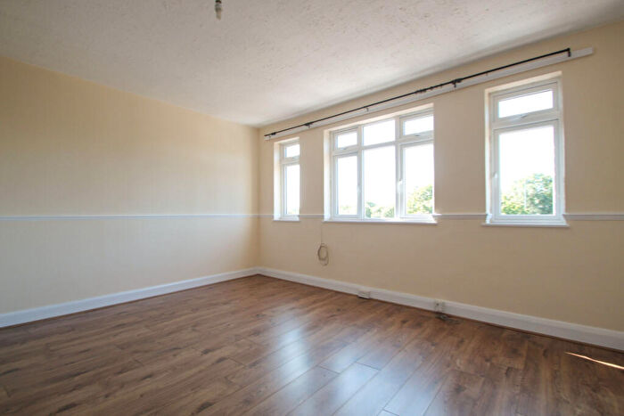 1 Bedroom Flat To Rent In Lingfield Crescent, London, SE9