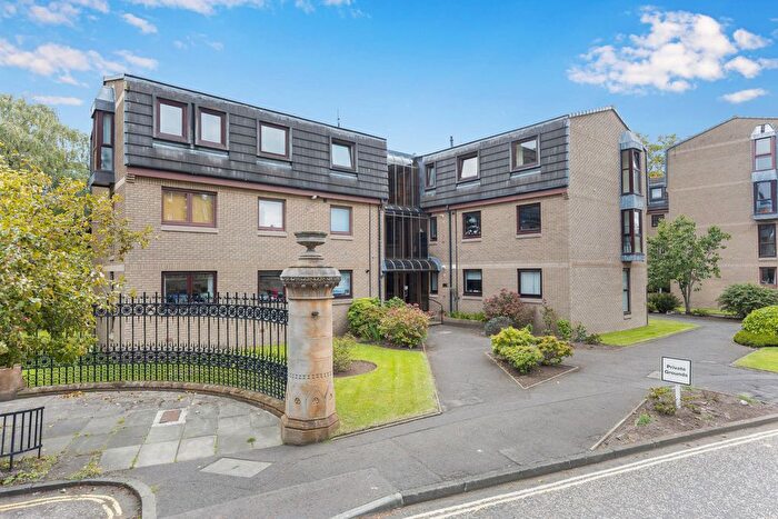 1 Bedroom Flat For Sale In / Belhaven Place, Edinburgh, EH10