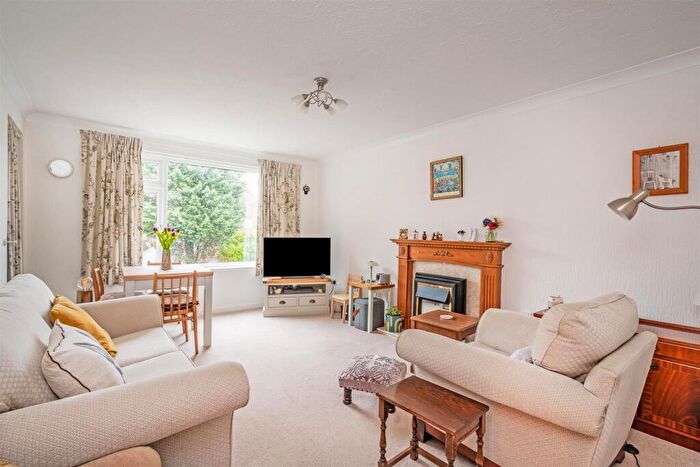 2 Bedroom Flat For Sale In Kingslea Road, Solihull, B91