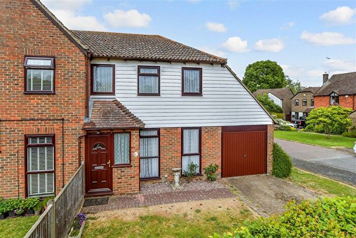 3 Bedroom Detached House For Sale In Sumner Close, Rolvenden, Kent, TN17
