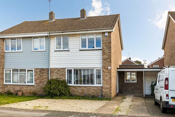 3 Bedroom Semi Detached House For Sale In Hamble Drive, Abingdon, OX14