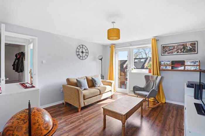 1 Bedroom Flat For Sale In Tivoli Road, London, SE27