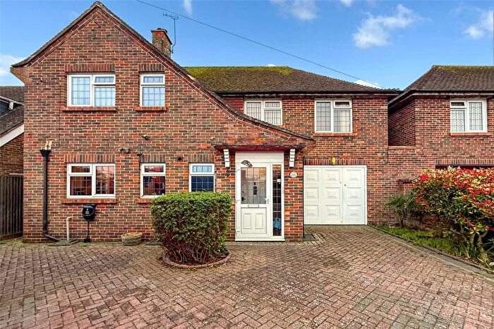 4 Bedroom Detached House For Sale In Parkside Avenue, Littlehampton, West Sussex, BN17