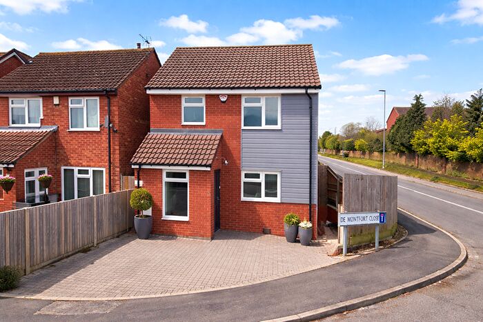3 Bedroom Detached House For Sale In De Montfort Close, Loughborough, LE11