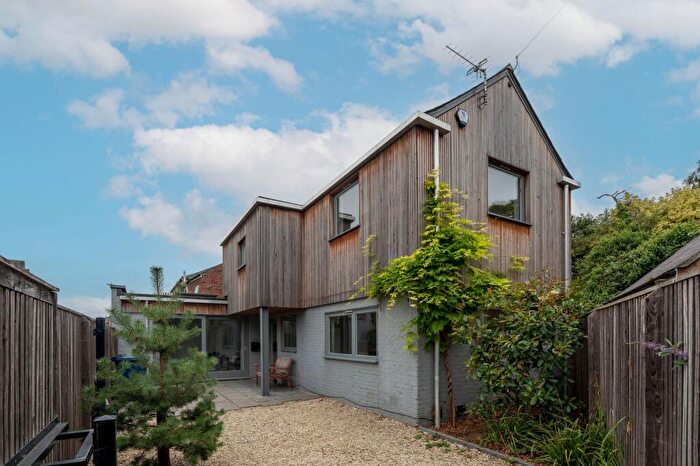 4 Bedroom Detached House For Sale In Bullingdon Road, Oxford, OX4