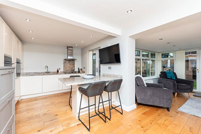 3 Bedroom Detached House For Sale In Kings Avenue, Altofts, Normanton, WF6