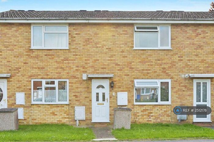 1 Bedroom Flat To Rent In Brookside Close, Old Stratford, Milton Keynes, MK19