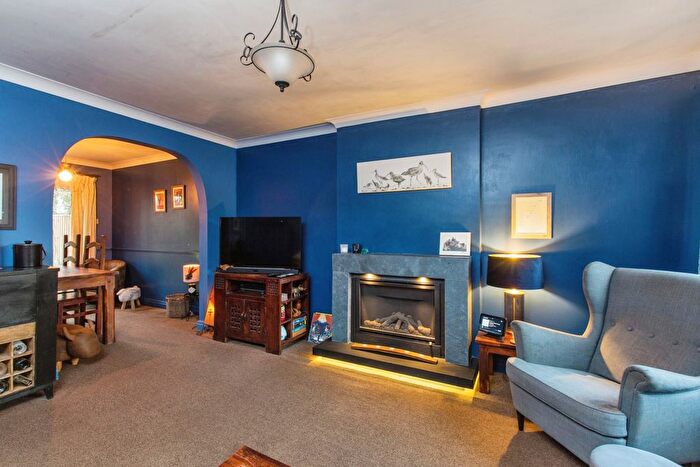 3 Bedroom Semi-Detached House For Sale In Yew Tree Close, Chorley, Lancashire, PR7