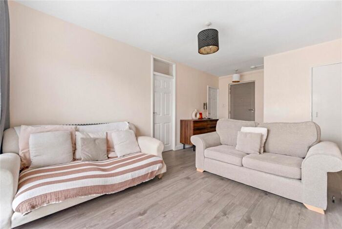 1 Bedroom Flat For Sale In Dyson Road, Leytonstone, London, E11