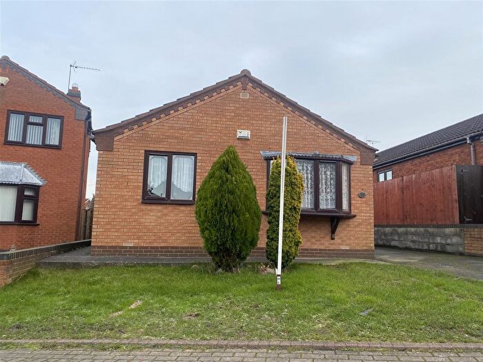 3 Bedroom Bungalow To Rent In Beech Close, Burstwick, Hull, HU12