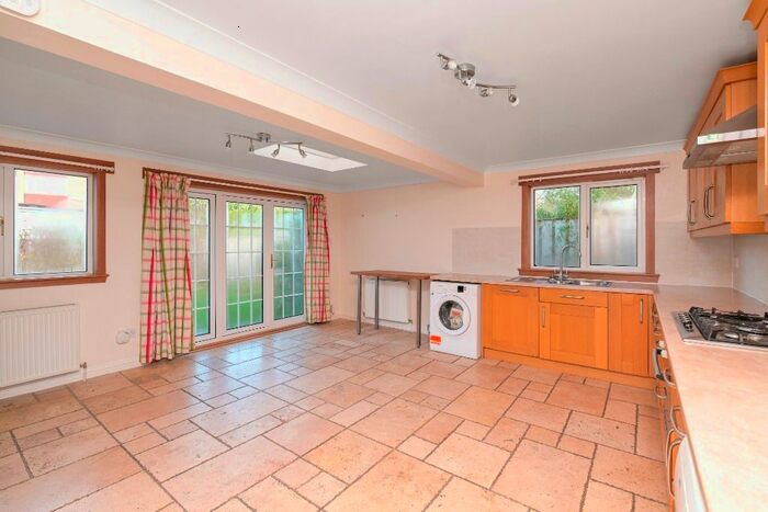 4 Bedroom Bungalow To Rent In March Grove, Blackhall, Edinburgh, EH4