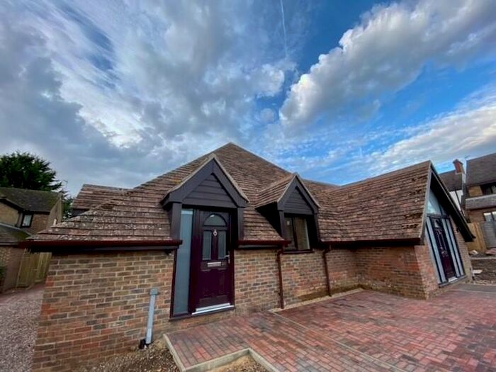 1 Bedroom Flat To Rent In The Heathers, Wollaston, NN29