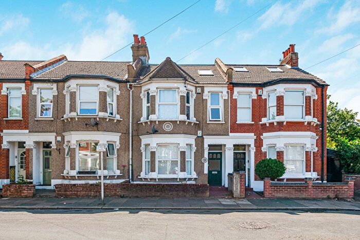 2 Bedroom Flat For Sale In Howard Road, Bromley, BR1