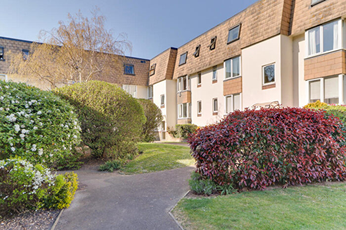2 Bedroom Apartment For Sale In Cecil Place, Southsea, PO5