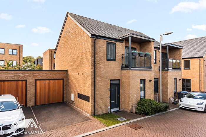 3 Bedroom Semi-detached House For Sale In Bullfinch Road, Newhall, Harlow, CM17