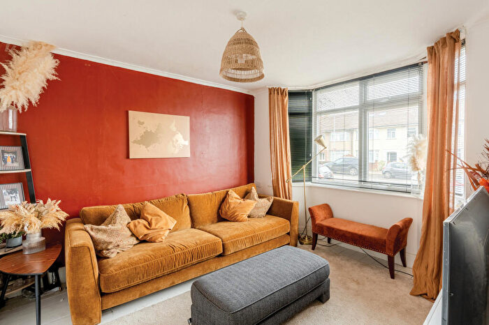 3 Bedroom End Of Terrace House For Sale In Dovercourt Road, Horfield, Bristol, BS7