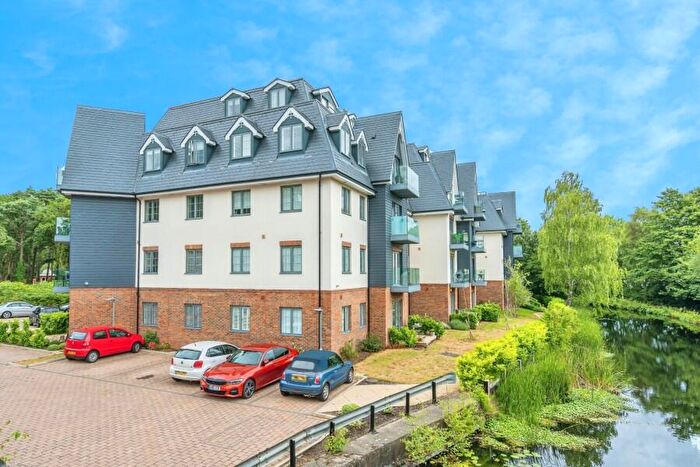 2 Bedroom Apartment To Rent In Woking, Surrey, GU21