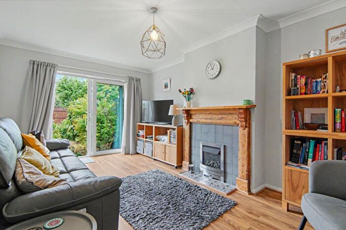 3 Bedroom Semi-Detached Bungalow For Sale In Cantlow Close, Coventry, CV5