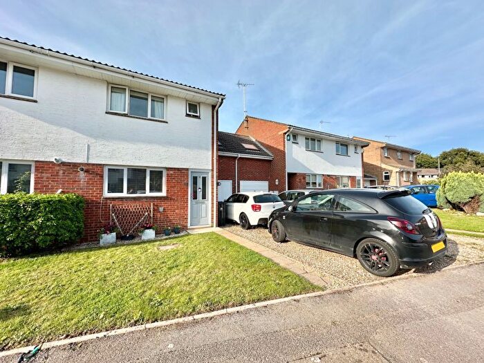3 Bedroom Semi-Detached House For Sale In Hop Close, Upton, Poole, BH16