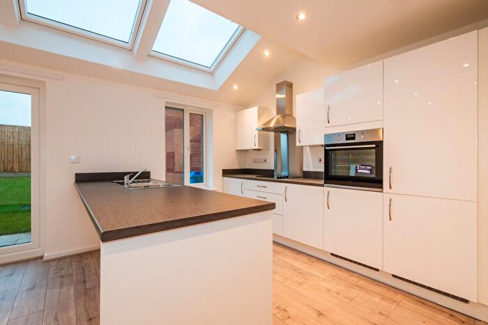 4 Bedroom House To Rent In Pollen Gardens, Warton, PR4