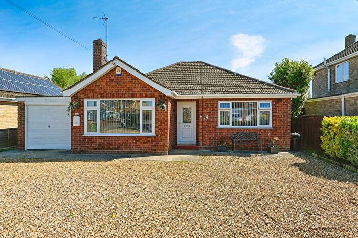 2 Bedroom Detached Bungalow For Sale In Wrights Lane, Sutton Bridge, PE12