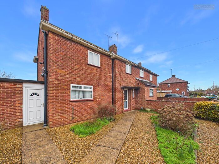 3 Bedroom Semi Detached House For Sale In Eastern Avenue, Peterborough, PE1