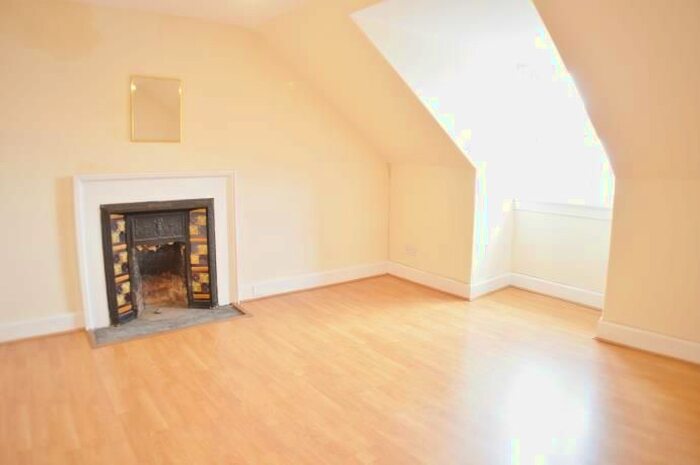 2 Bedroom Flat To Rent In High Street, Blairgowrie, PH10