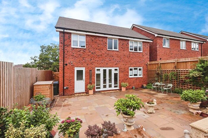 4 Bedroom Detached House For Sale In Club Lane, Birmingham, B31