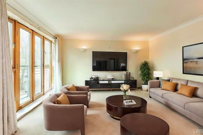 2 Bedroom Apartment To Rent In Hotwell Road, Bristol, BS8