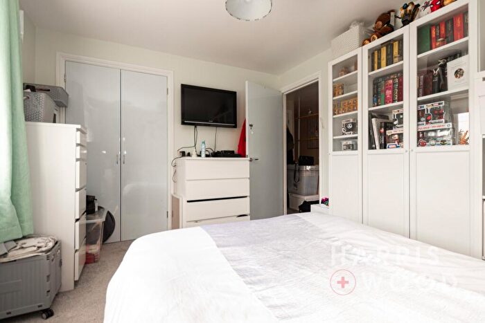2 Bedroom Apartment For Sale In Walnut Tree Way, Colchester, Essex, CO2