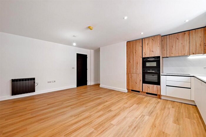 2 Bedroom Apartment To Rent In Lombard Street, Bedminster, Bristol, North Somerset, BS3