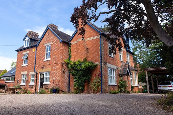 6 Bedroom Detached House For Sale In Cedar Lodge Village Street, Harvington Evesham, Worcestershire, WR11