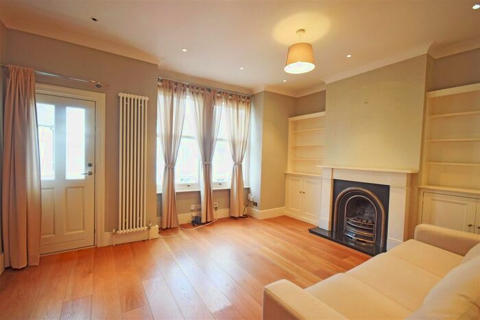 1 Bedroom Flat To Rent In Seymour Gardens, Twickenham, TW1