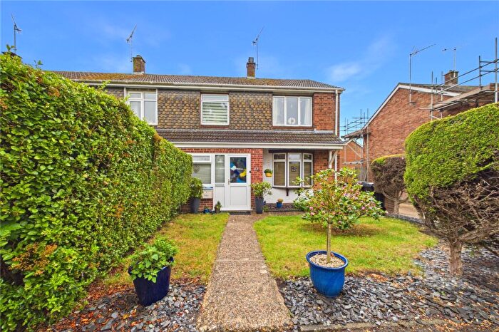 3 Bedroom End Of Terrace House For Sale In Chestnut Crescent, Shinfield, Reading, Berkshire, RG2