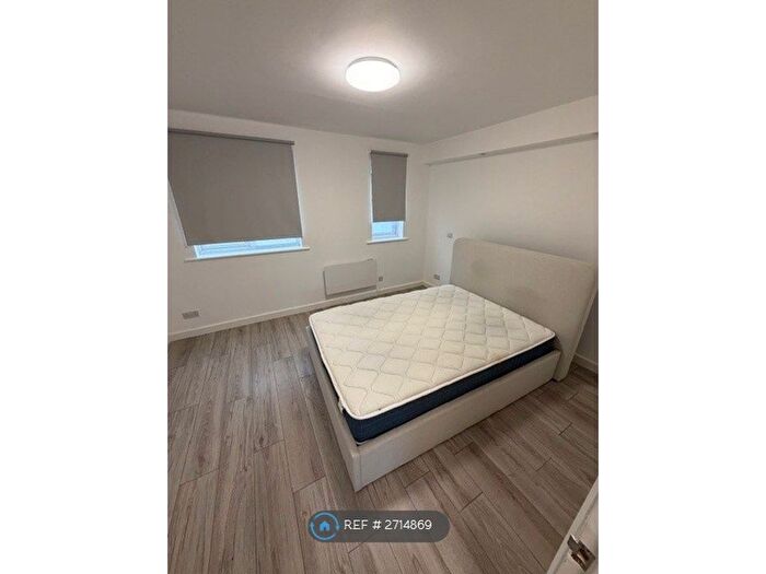 1 Bedroom Flat To Rent In Magpie Close, Enfield, EN1