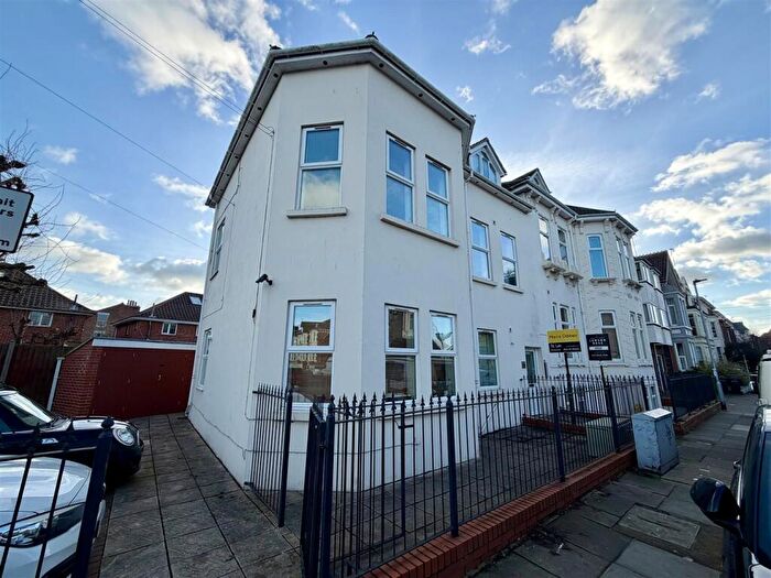 2 Bedroom Apartment To Rent In St. Ronans Road, Southsea, PO4